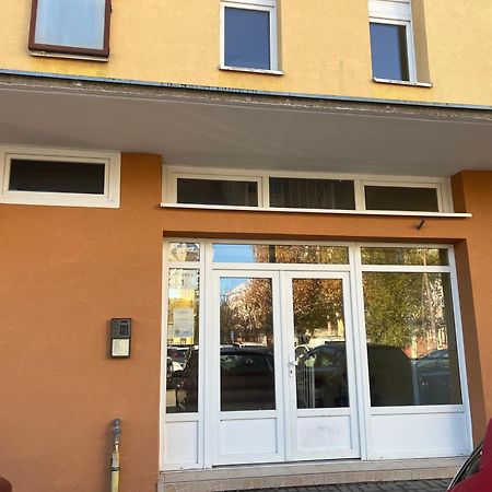 Centrum Apartman Капошвар Экстерьер фото