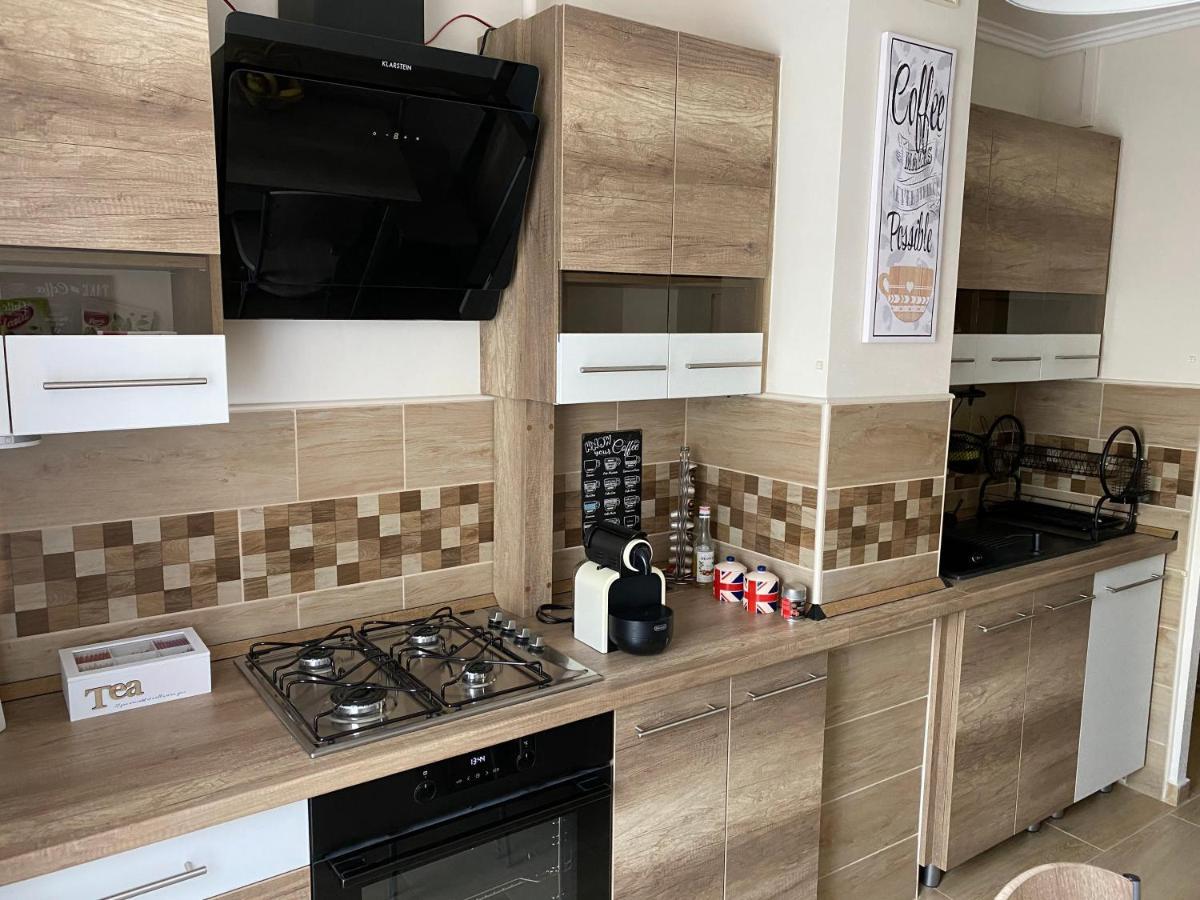 Centrum Apartman Капошвар Экстерьер фото